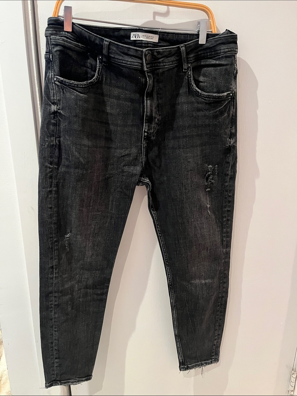Zara Men’s Black Skinny Jeans